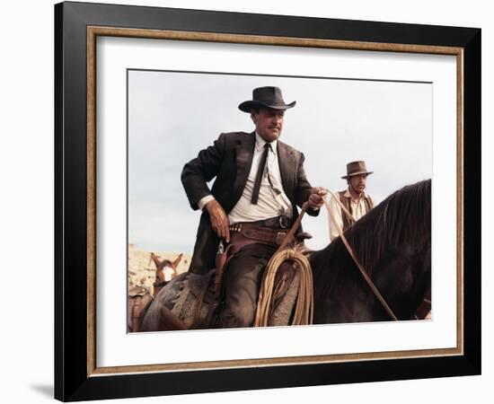 La Horde Sauvage THE WILD BUNCH by Sam Peckinpah with William Holdenn, 1969 (photo)-null-Framed Photo