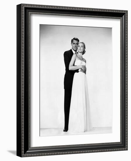 La Main au Collet TO CATCH A THIEF by AlfredHitchcock with Cary Grant and Grace Kelly, 1955 (b/w ph-null-Framed Photo