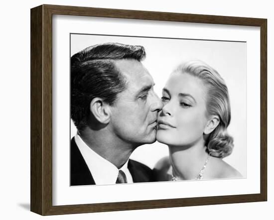 La Main au Collet TO CATCH A THIEF by AlfredHitchcock with Cary Grant and Grace Kelly, 1955 (b/w ph-null-Framed Photo