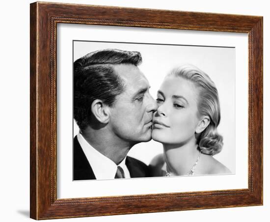 La Main au Collet TO CATCH A THIEF by AlfredHitchcock with Cary Grant and Grace Kelly, 1955 (b/w ph-null-Framed Photo