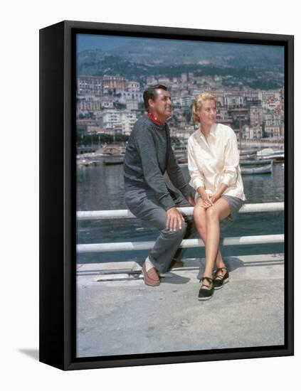 La Main au Collet TO CATCH A THIEF by AlfredHitchcock with Cary Grant and Grace Kelly, 1955 (photo)-null-Framed Stretched Canvas