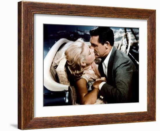 La Main au Collet TO CATCH A THIEF by AlfredHitchcock with Cary Grant and Grace Kelly, 1955 (photo)-null-Framed Photo