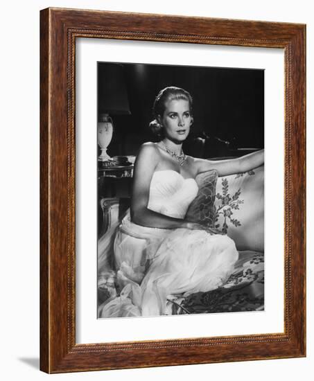 La Main au Collet TO CATCH A THIEF by AlfredHitchcock with Grace Kelly, 1955 (b/w photo)-null-Framed Photo