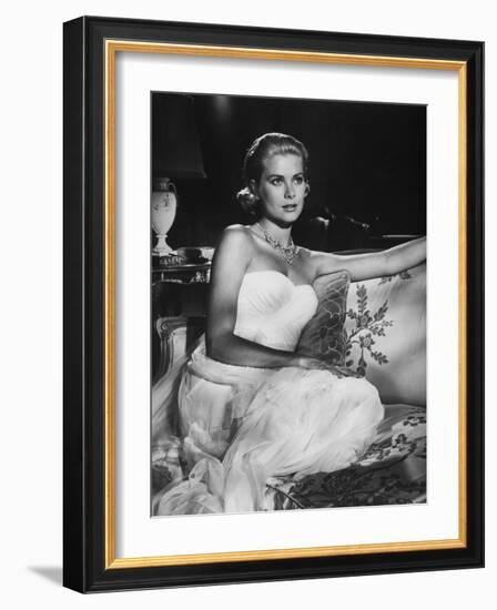 La Main au Collet TO CATCH A THIEF by AlfredHitchcock with Grace Kelly, 1955 (b/w photo)-null-Framed Photo