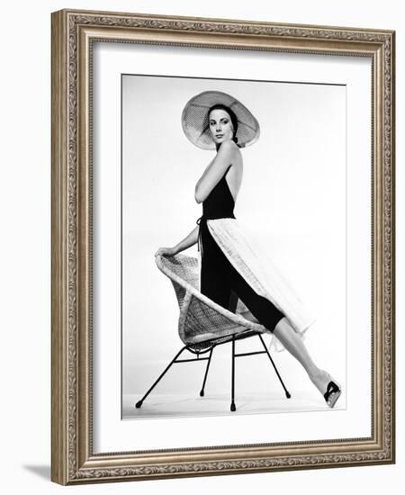 La Main au Collet TO CATCH A THIEF by AlfredHitchcock with Grace Kelly, 1955 (b/w photo)-null-Framed Photo