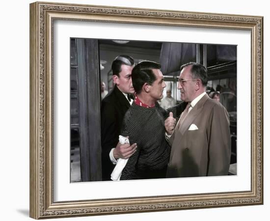 La Main au Collet TO CATCH A THIEF by AlfredHitchcock with Jean Martinelli, Cary Grant etCharles Va-null-Framed Photo