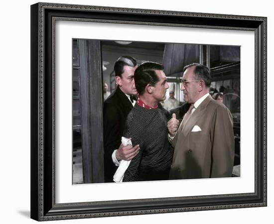 La Main au Collet TO CATCH A THIEF by AlfredHitchcock with Jean Martinelli, Cary Grant etCharles Va-null-Framed Photo