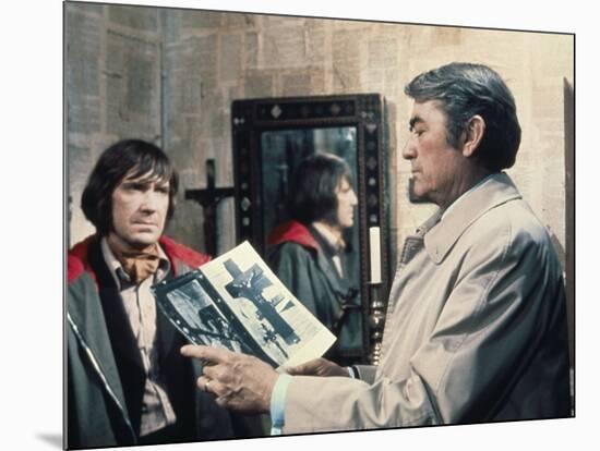 La Malediction THE OMEN by Richard Donner with David warner and Gregory Peck, 1976 (photo)-null-Mounted Photo