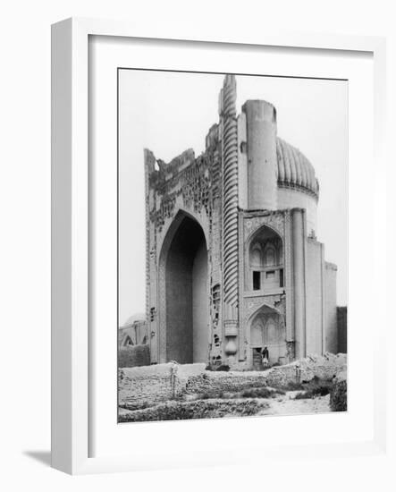 La mosquée verte (Masjid-é-Sabz) (1415/1420)-null-Framed Giclee Print