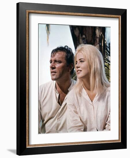 La Nuit by l'iguane THE NIGHT OF THE IGUANA by John Huston with Richard Burton and Sue Lyon, 1964 (-null-Framed Photo