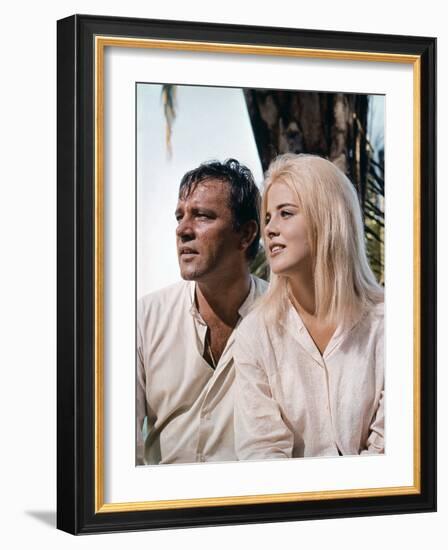 La Nuit by l'iguane THE NIGHT OF THE IGUANA by John Huston with Richard Burton and Sue Lyon, 1964 (-null-Framed Photo