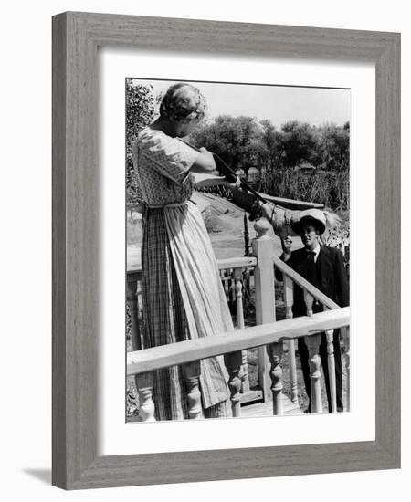 La nuit du Chasseur THE NIGHT OF THE HUNTER by CharlesLaughton with Lilian Gish and Robert Mitchum,-null-Framed Photo