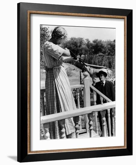 La nuit du Chasseur THE NIGHT OF THE HUNTER by CharlesLaughton with Lilian Gish and Robert Mitchum,-null-Framed Photo