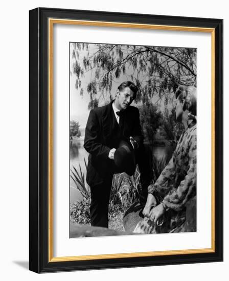 La nuit du Chasseur THE NIGHT OF THE HUNTER by CharlesLaughton with Shelley Winters, Robert Mitchum-null-Framed Photo