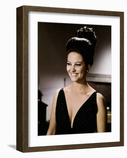 La Panthere Rose THE PINK PANTHER by BlakeEdwards with Claudia Cardinale, 1963 (photo)-null-Framed Photo