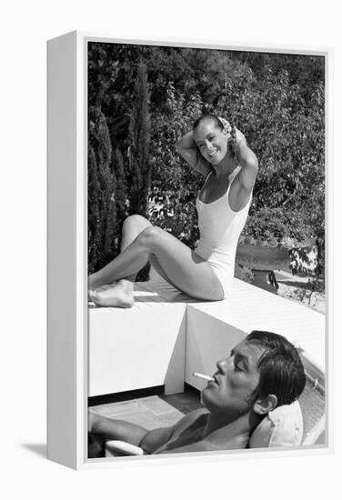 La piscine by Jacques Deray with Alain Delon and Romy Schneider, 1969 (b/w photo)-null-Framed Stretched Canvas