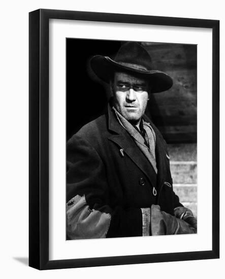 La Prisonniere du Desert THE SEARCHERS by JohnFord with John Wayne, 1956 (b/w photo)-null-Framed Photo