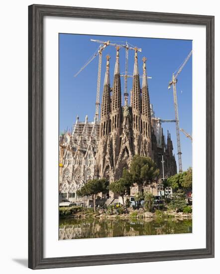 La Sagrada Familia by Antoni Gaudi, UNESCO World Heritage Site, Barcelona, Catalonia, Spain, Europe-Sergio Pitamitz-Framed Photographic Print