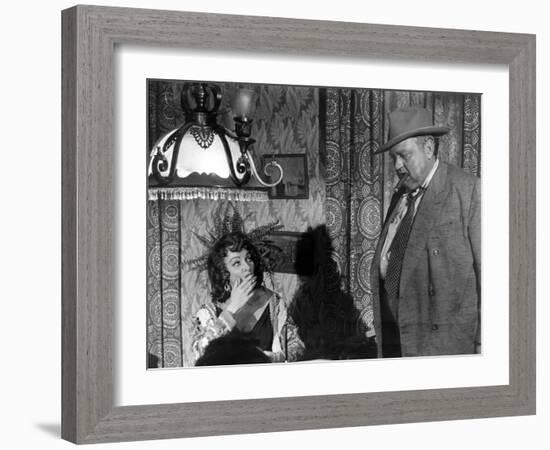 La Soif du Mal TOUCH OF EVIL by OrsonWelles with Marlene Dietrich and Orson Welles, 1958 (b/w photo-null-Framed Photo