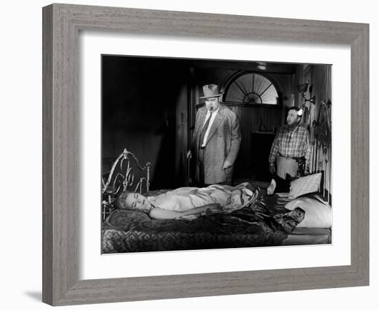 La Soif du Mal TOUCH OF EVIL by OrsonWelles with Orson Welles and Janet Leigh, 1958 (b/w photo)-null-Framed Photo
