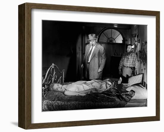 La Soif du Mal TOUCH OF EVIL by OrsonWelles with Orson Welles and Janet Leigh, 1958 (b/w photo)-null-Framed Photo