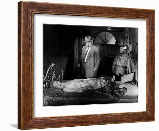 La Soif du Mal TOUCH OF EVIL by OrsonWelles with Orson Welles and Janet Leigh, 1958 (b/w photo)-null-Framed Photo