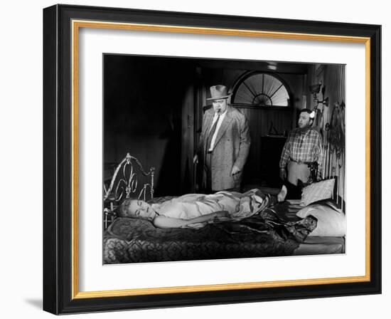 La Soif du Mal TOUCH OF EVIL by OrsonWelles with Orson Welles and Janet Leigh, 1958 (b/w photo)-null-Framed Photo