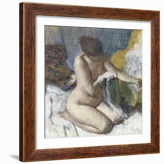 La sortie du bain ou Femme s'essuyant le bras gauche-Edgar Degas-Framed Giclee Print