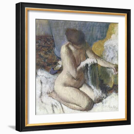 La sortie du bain ou Femme s'essuyant le bras gauche-Edgar Degas-Framed Giclee Print