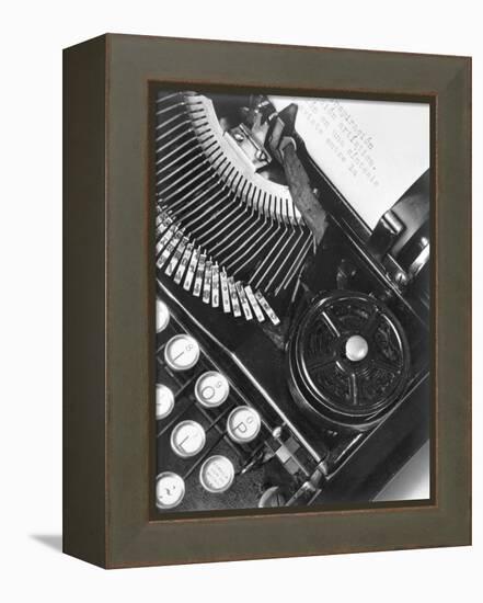 La Tecnica - the Typewriter of Julio Antonio Mella, Mexico City, 1928-Tina Modotti-Framed Premier Image Canvas
