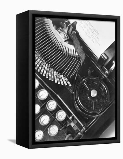 La Tecnica - the Typewriter of Julio Antonio Mella, Mexico City, 1928-Tina Modotti-Framed Premier Image Canvas