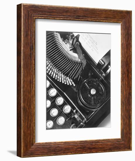 La Tecnica - the Typewriter of Julio Antonio Mella, Mexico City, 1928-Tina Modotti-Framed Giclee Print