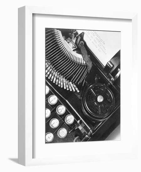 La Tecnica - the Typewriter of Julio Antonio Mella, Mexico City, 1928-Tina Modotti-Framed Giclee Print