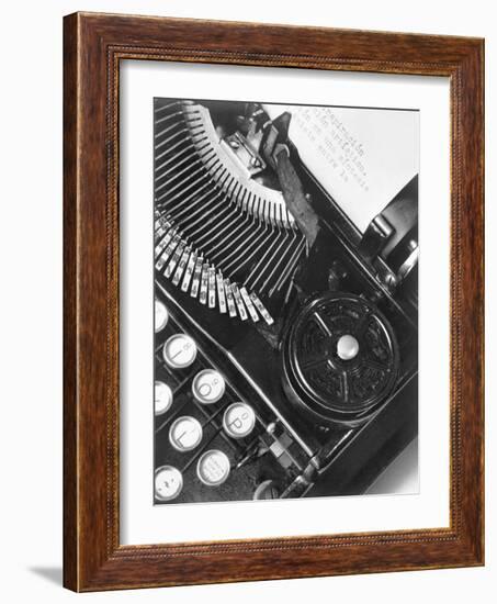 La Tecnica - the Typewriter of Julio Antonio Mella, Mexico City, 1928-Tina Modotti-Framed Giclee Print