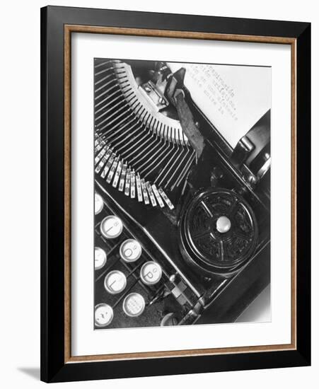 La Tecnica - the Typewriter of Julio Antonio Mella, Mexico City, 1928-Tina Modotti-Framed Giclee Print