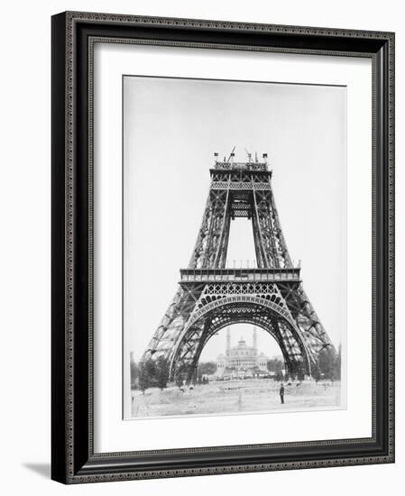 La Tour jusqu'à la 2e plate-forme, au second plan le palais du Trocadéro-Louis-Emile Durandelle-Framed Giclee Print