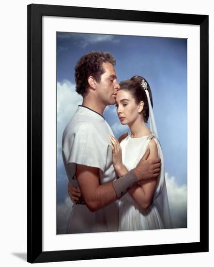 La tunique THE ROBE by HenryKoster with Richard Burton and Jean Simmons, 1953 (photo)-null-Framed Photo