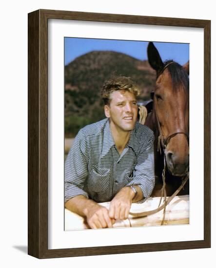 La Vallee by la Vengeance VENGEANCE VALLEY by RichardThorpe with Burt Lancaster, 1951 (photo)-null-Framed Photo