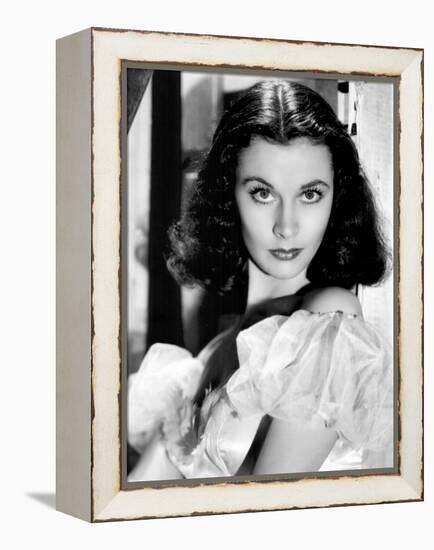 La Valse dans l'ombre WATERLOO BRIDGE by Mervin Leroy with Vivien Leigh, 1940 (b/w photo)-null-Framed Stretched Canvas