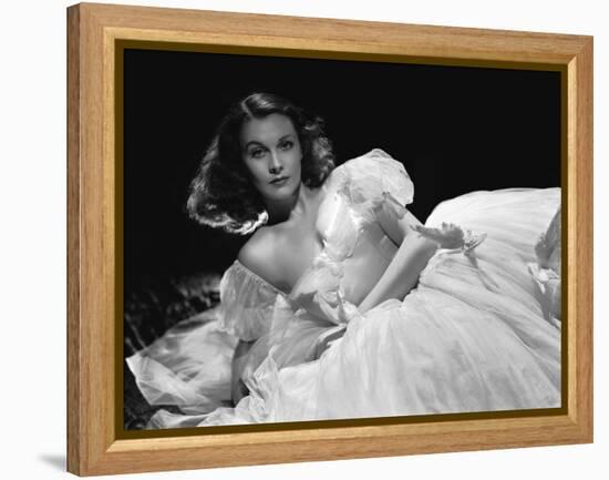 La Valse dans l'ombre WATERLOO BRIDGE by Mervin Leroy with Vivien Leigh, 1940 (b/w photo)-null-Framed Stretched Canvas