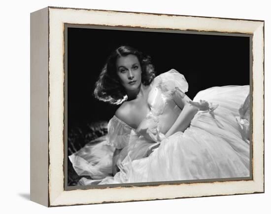 La Valse dans l'ombre WATERLOO BRIDGE by Mervin Leroy with Vivien Leigh, 1940 (b/w photo)-null-Framed Stretched Canvas