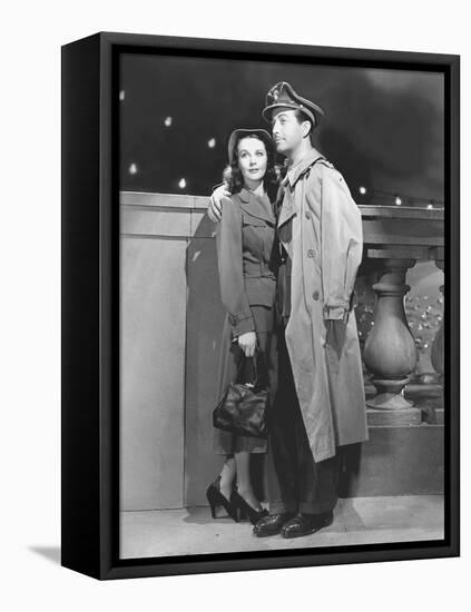 La Valse dans l'ombre WATERLOO BRIDGE by Mervin Leroy with Vivien Leigh and Robert Taylor, 1940 (b/-null-Framed Stretched Canvas