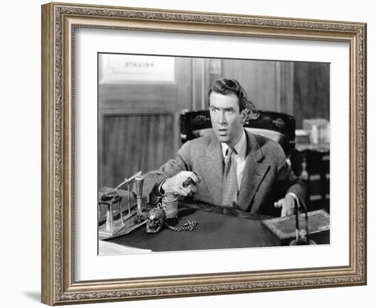 La vie est belle IT'S A WONDERFUL LIFE de FrankCapra avec Karolyn Grimes, James Stewart, 1946-null-Framed Photo