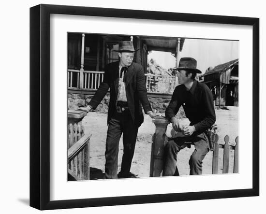 La Ville Abandonnee YELLOW SKY by William Wellman with Richard Widmark and Gregory Peck, 1948 (b/w -null-Framed Photo