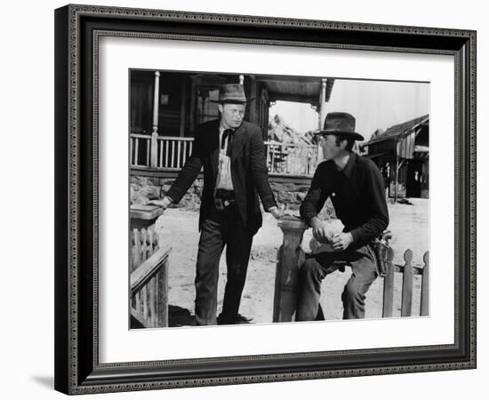 La Ville Abandonnee YELLOW SKY by William Wellman with Richard Widmark and Gregory Peck, 1948 (b/w -null-Framed Photo