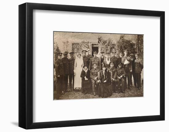 'Lady Elizabeth with Countess of Strathmore and convalescent wounded soldiers', 1916-Unknown-Framed Photographic Print