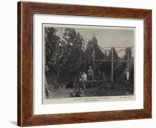 Lady Hop-Pickers-null-Framed Giclee Print