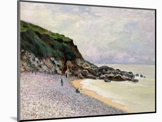Lady's Cove, Hastings, 1897 (Oil on Canvas)-Alfred Sisley-Mounted Giclee Print