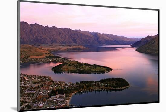 Lake Wakaitipu at Queentowns at Dusk-vichie81-Mounted Photographic Print