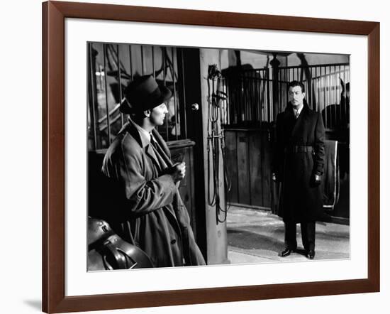 Lame by fond UNDERCURRENT by VincenteMinnelli with Robert Mitchum and Robert Taylor, 1946 (b/w phot-null-Framed Photo